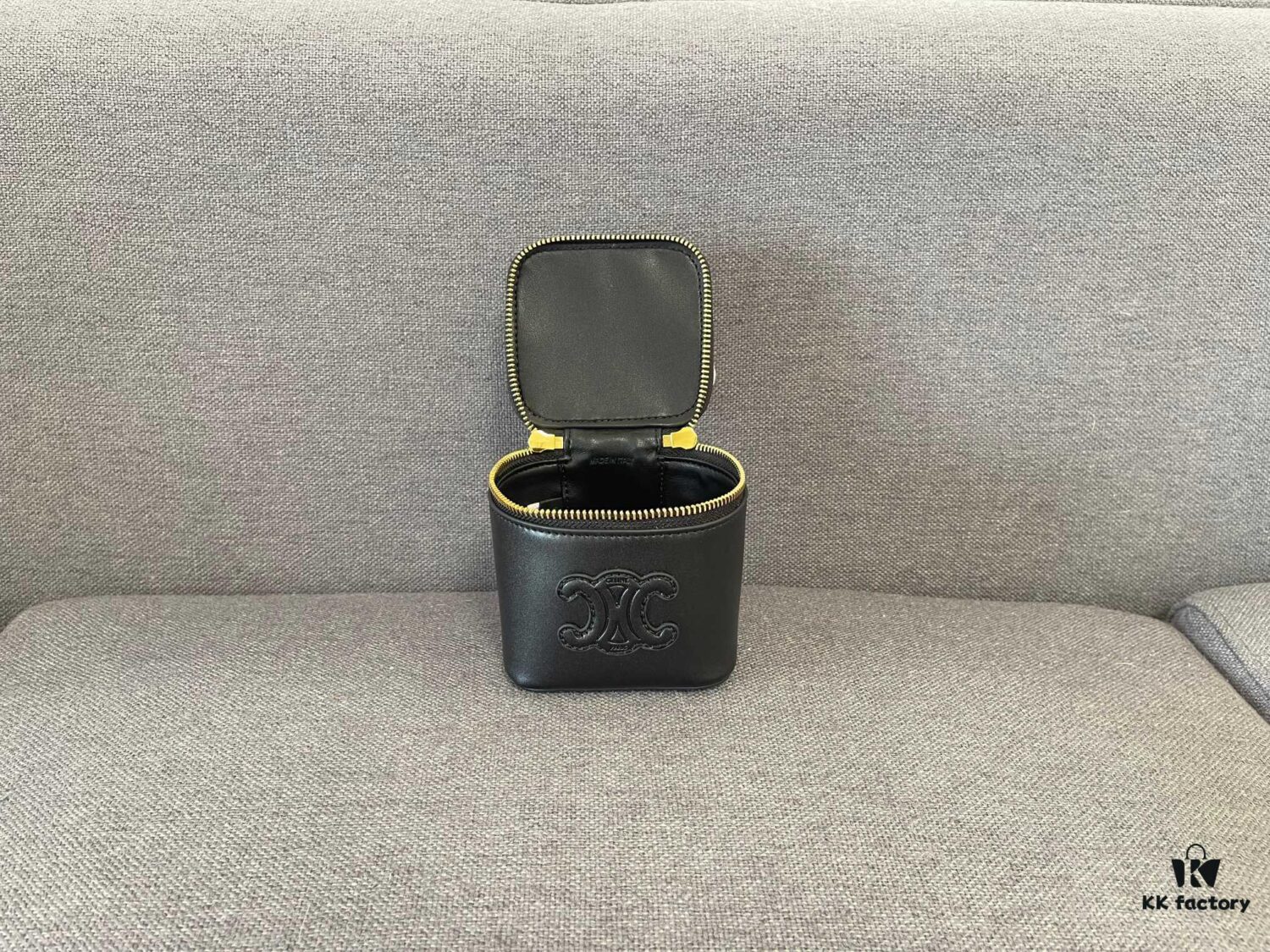6930acb96e68136f4d9acf01 CELINE | New BOX TRIOMPHE Elegant Retro Mini Bag with Iconic Triumph Arch Logo Clasp