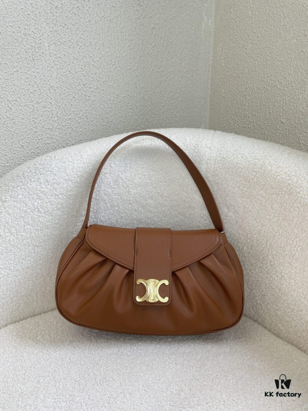 6930accb6e68136f4d9acf1f CELINE Spring/Summer New Arrival POLLY Bag - Iconic Triomphe Logo, Wave-Base Design, Full-Grain Calf Leather with Lambskin Lining