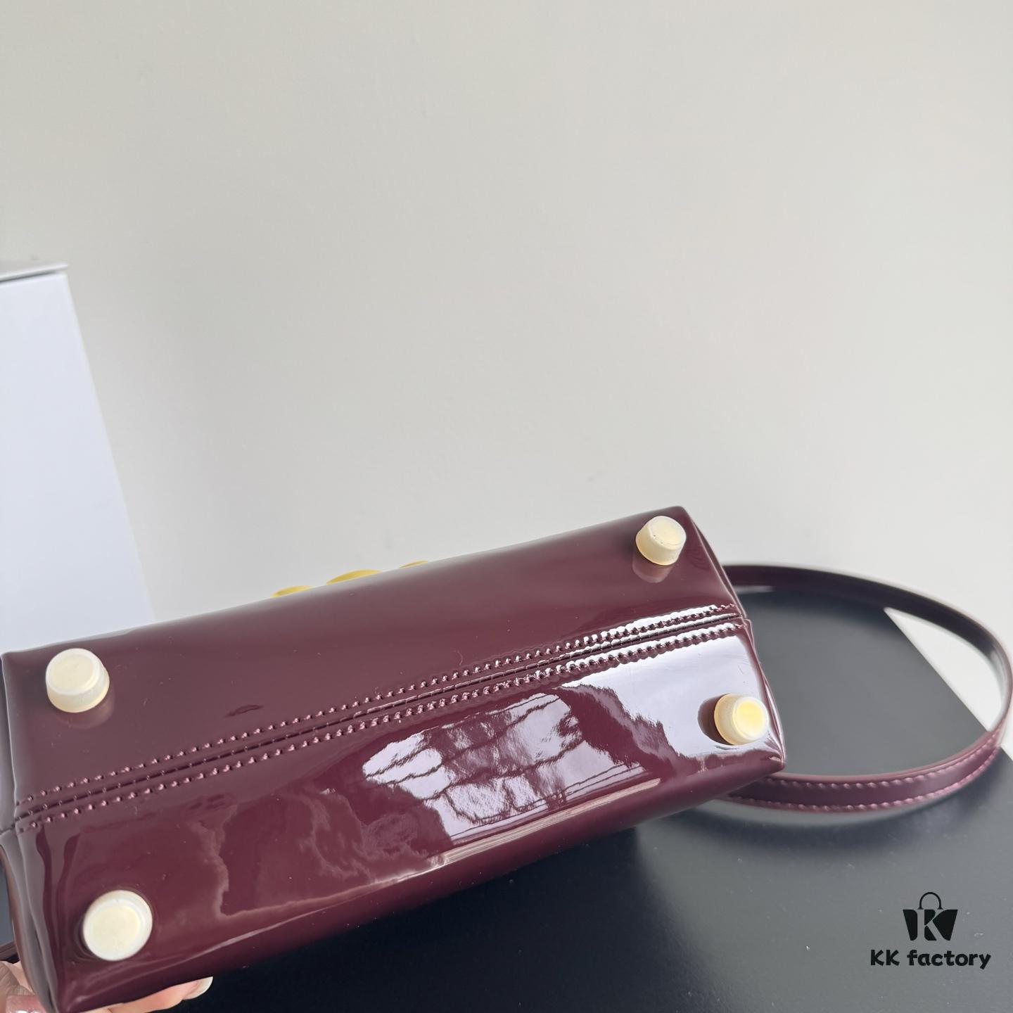 6930acd26e68136f4d9acf2f Celine Arc de Triomphe Kelly Handbag