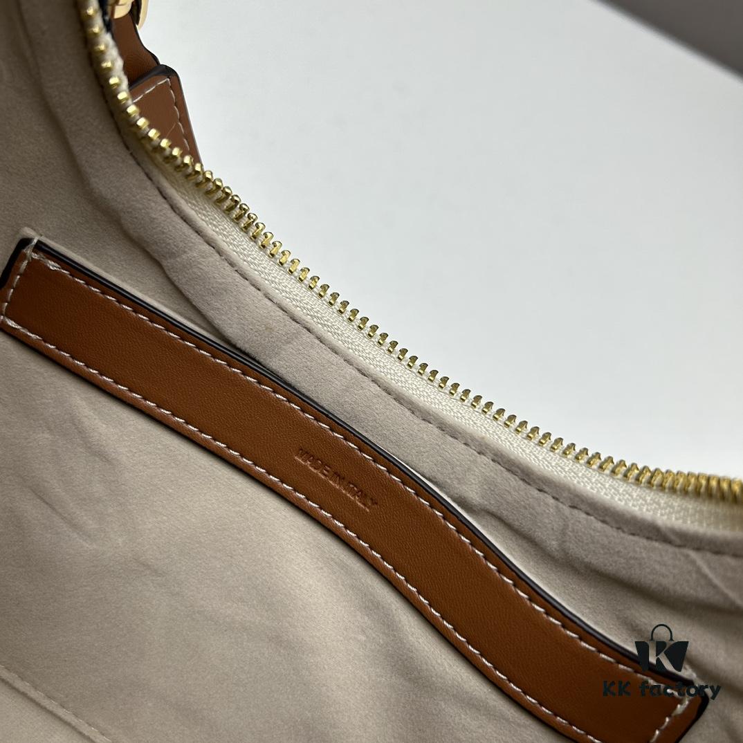 New Arrival Celine Shoulder Bag, Vintage Style, Large Capacity, Minimalist Letter Design, 24*13cm, Model No. 3988