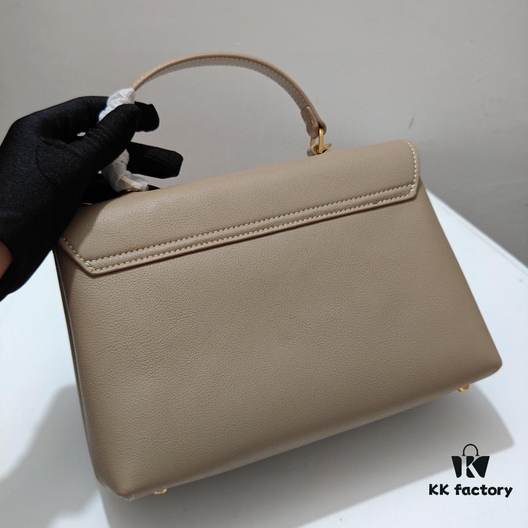 6930acfc6e68136f4d9acf8e Crinkled Calfskin Celine 2024 New Triumph Handbag