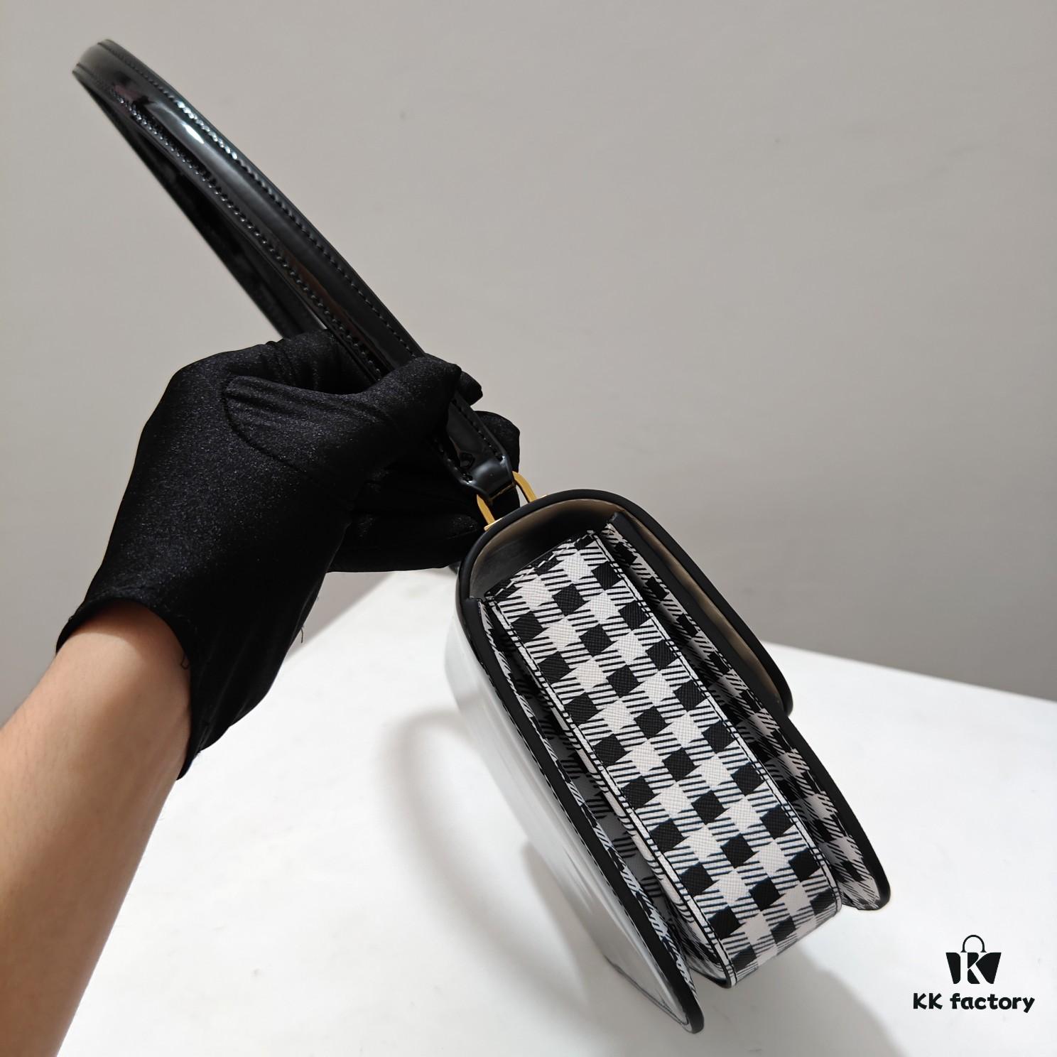 6930ad736e68136f4d9ad085 Celine 2024 Autumn/Winter New Arrival GARANCE – Timeless Elegance in Glossy Cowhide Leather