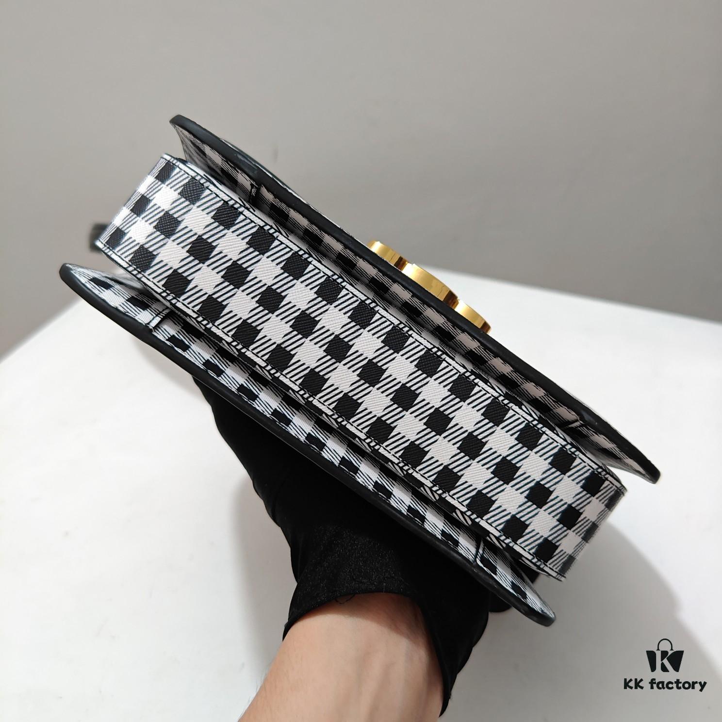 6930ad756e68136f4d9ad089 Celine 2024 Autumn/Winter New Arrival GARANCE – Timeless Elegance in Glossy Cowhide Leather