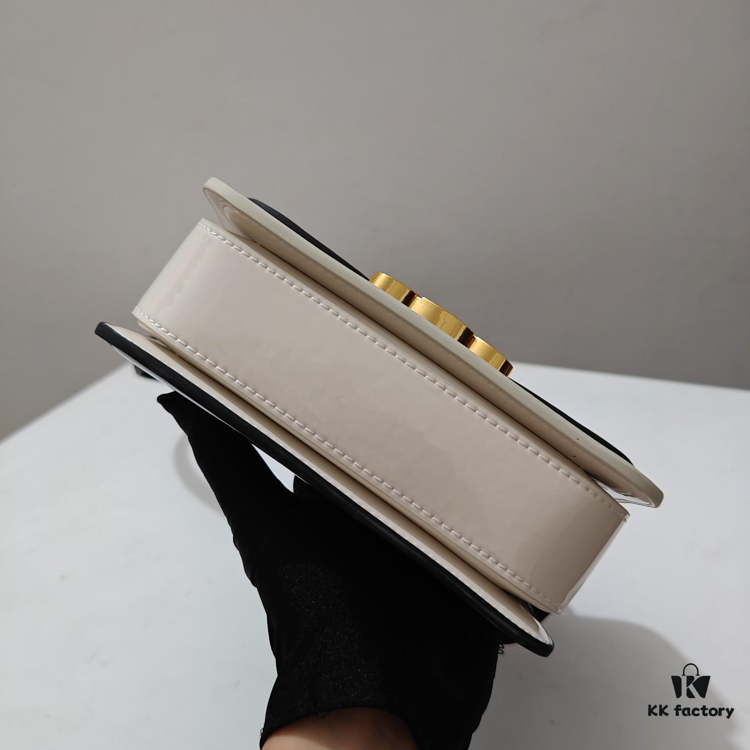 6930ad826e68136f4d9ad0a9 Celine 2024 Autumn/Winter New Arrival GARANCE