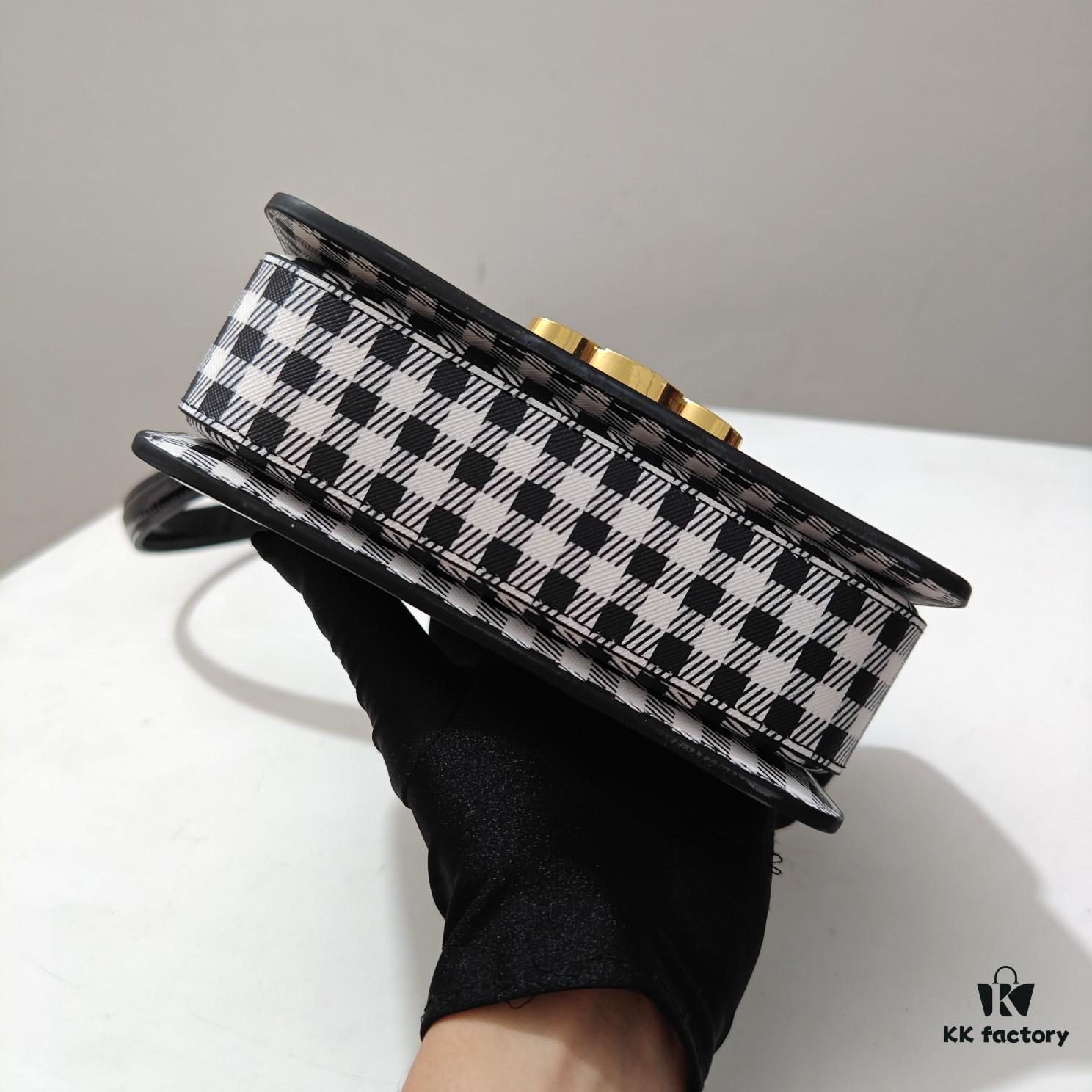 6930ad866e68136f4d9ad0b2 Celine 2024 Autumn/Winter New Arrival GARANCE