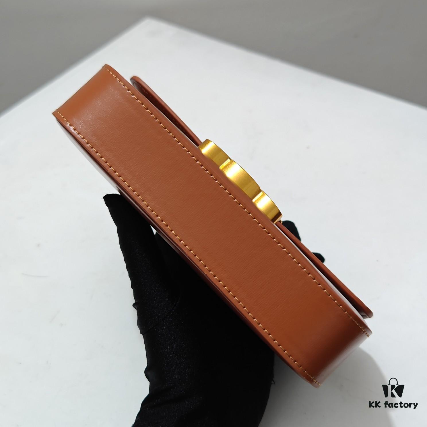6930ada66e68136f4d9ad0f9 Top Quality Original Celine Triomphe Classic Shoulder Bag, Patent Leather with Needle Grain, Can Be Carried Underarm, by Hand or Crossbody, Perfect Color and Structure, Elegant and Three-dimensional Design