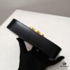 Top Quality Original Celine Triomphe Classic Crossbody Bag, Veined Calfskin Leather, Can Be Carried Underarm, by Hand or Crossbody, Perfect Match in Design and Color, Elegant 3D Structure