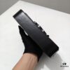 6930adb16e68136f4d9ad113 Top Quality Original Celine Triomphe Classic Crossbody Bag, Veined Calfskin Leather, Can Be Carried Underarm, by Hand or Crossbody