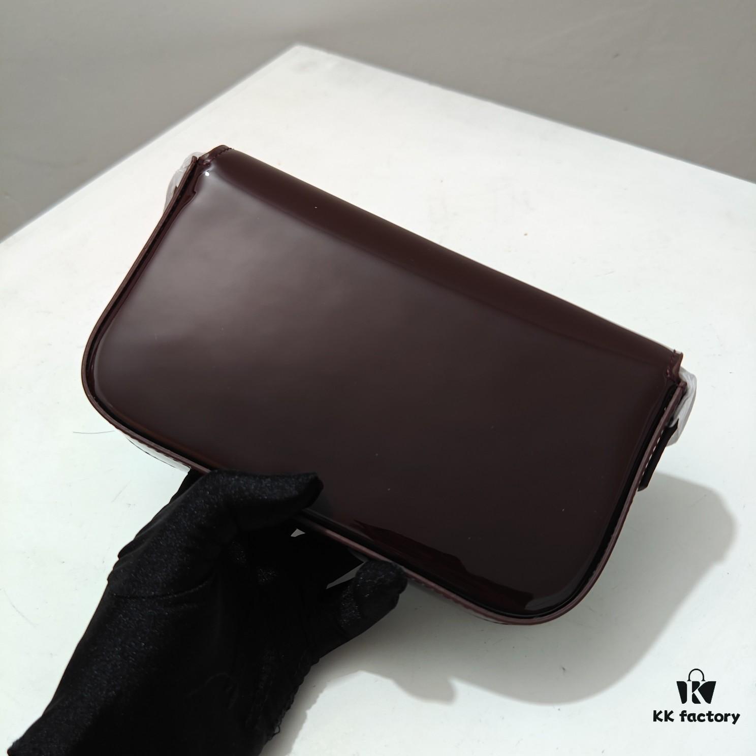 6930adc36e68136f4d9ad135 Top Quality Original Celine Triomphe Classic Underarm Bag New Patent Chocolate Brown