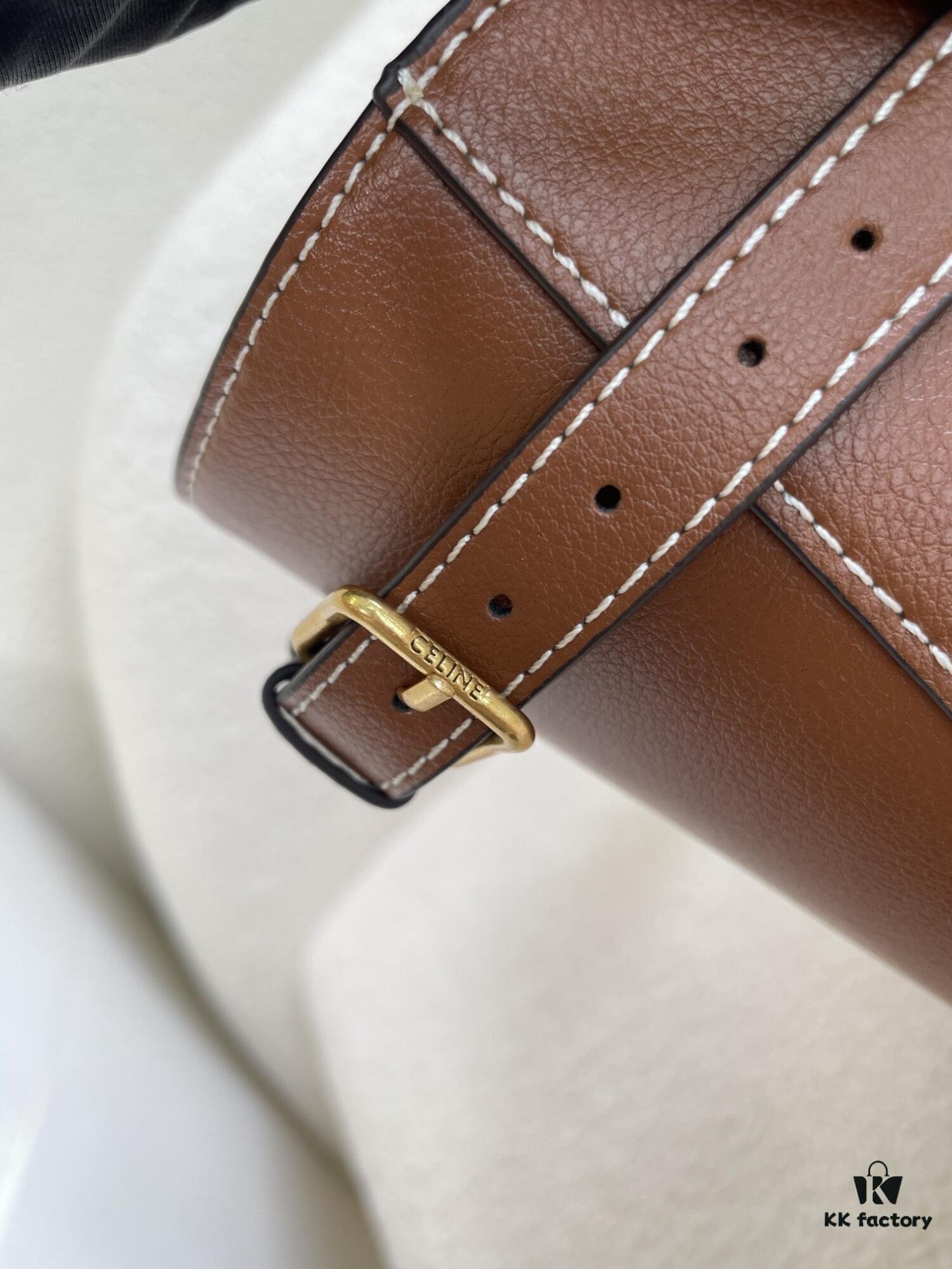 6930ae0b6e68136f4d9ad1c0 CELINE | CABAS ANAÏS Grainy Calfskin Leather Handbag