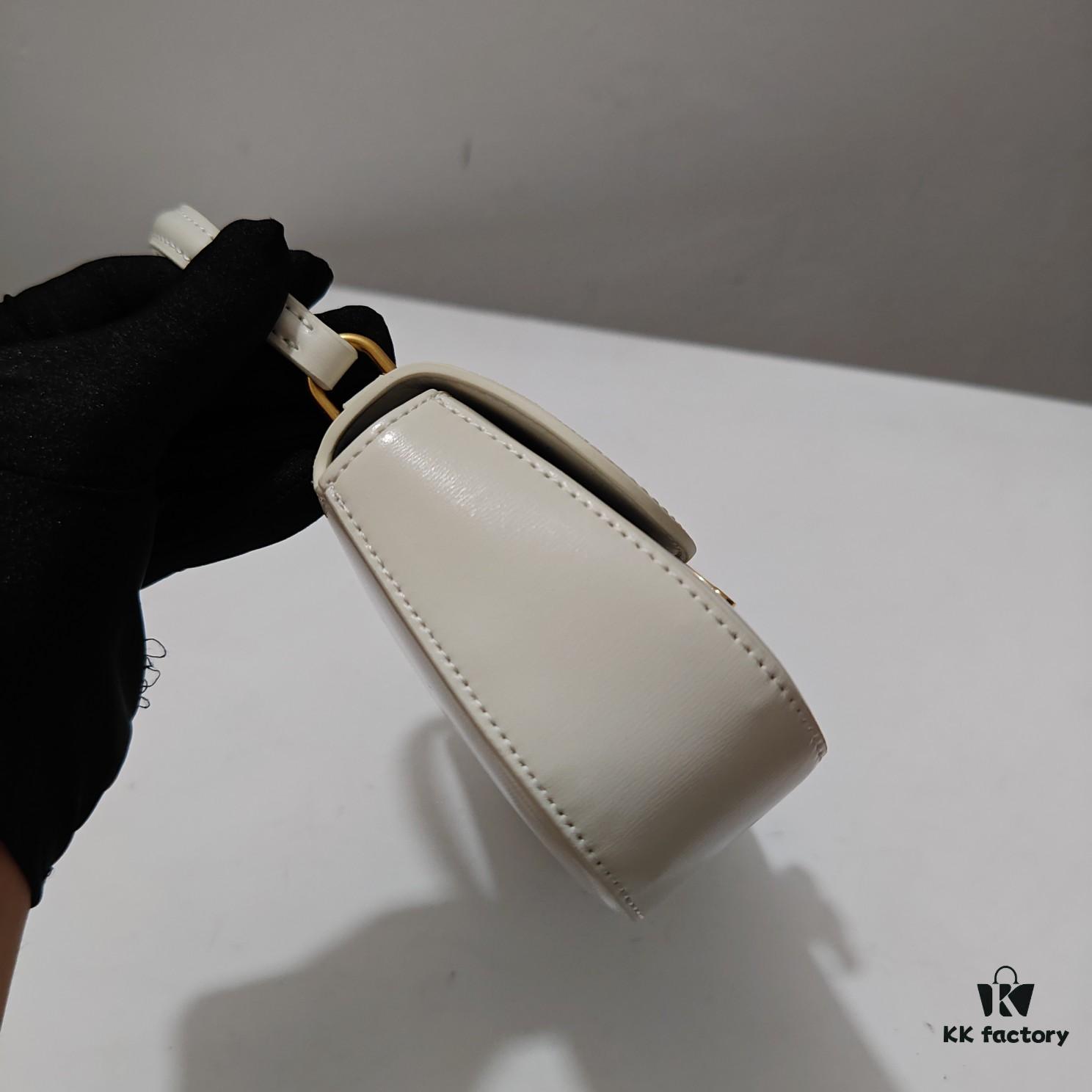 Top Quality Original Version Celine Latest Teen Lola Shiny Cowhide Leather Handbag