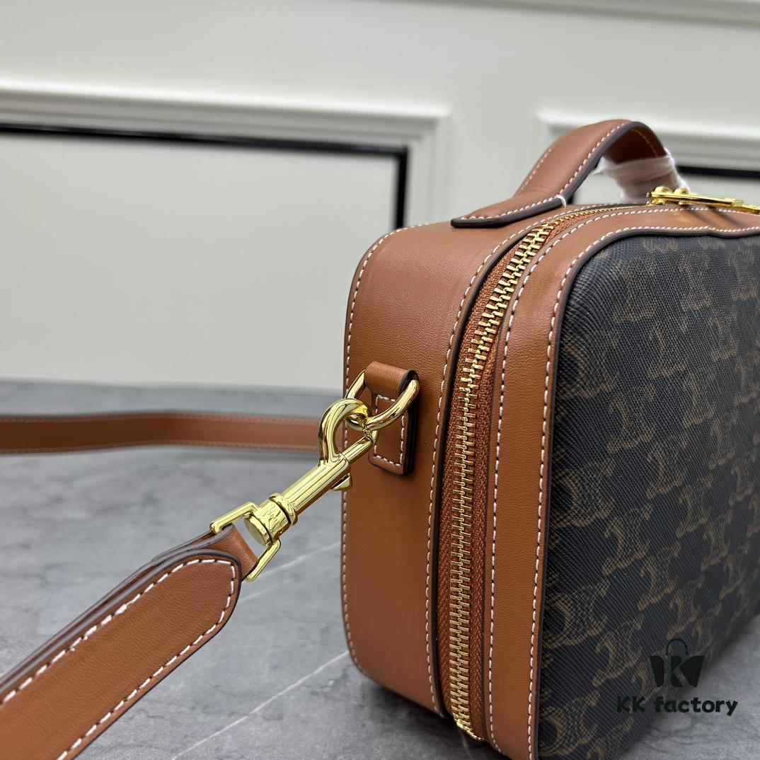 6930ae606e68136f4d9ad262 Celine TRIOMPHE Print Camera Bag