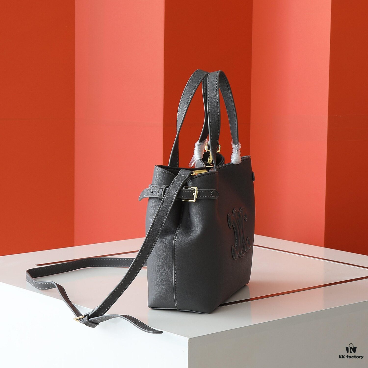 6930ae836e68136f4d9ad28c Celine Arch tote bag