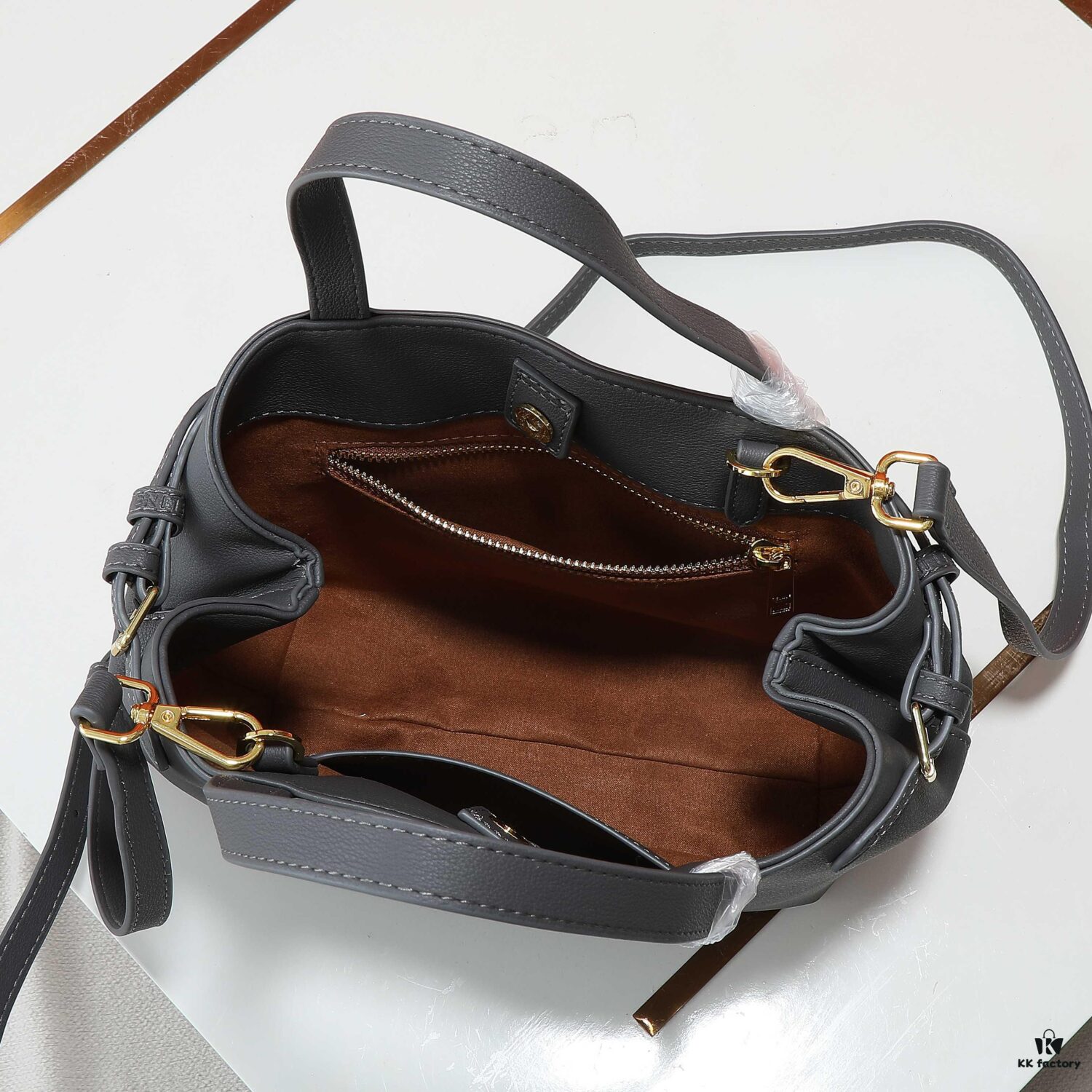 6930ae866e68136f4d9ad294 Celine Arch tote bag