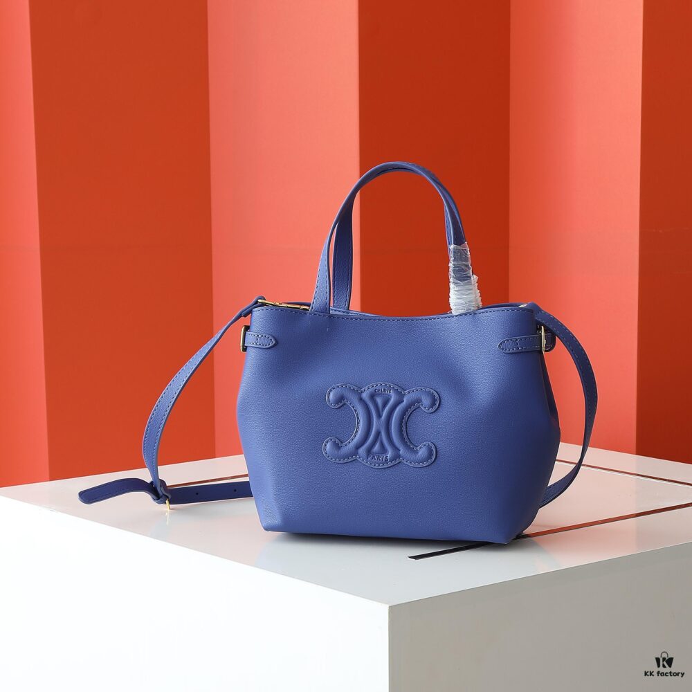 6930ae986e68136f4d9ad2a6 Celine Arch tote bag