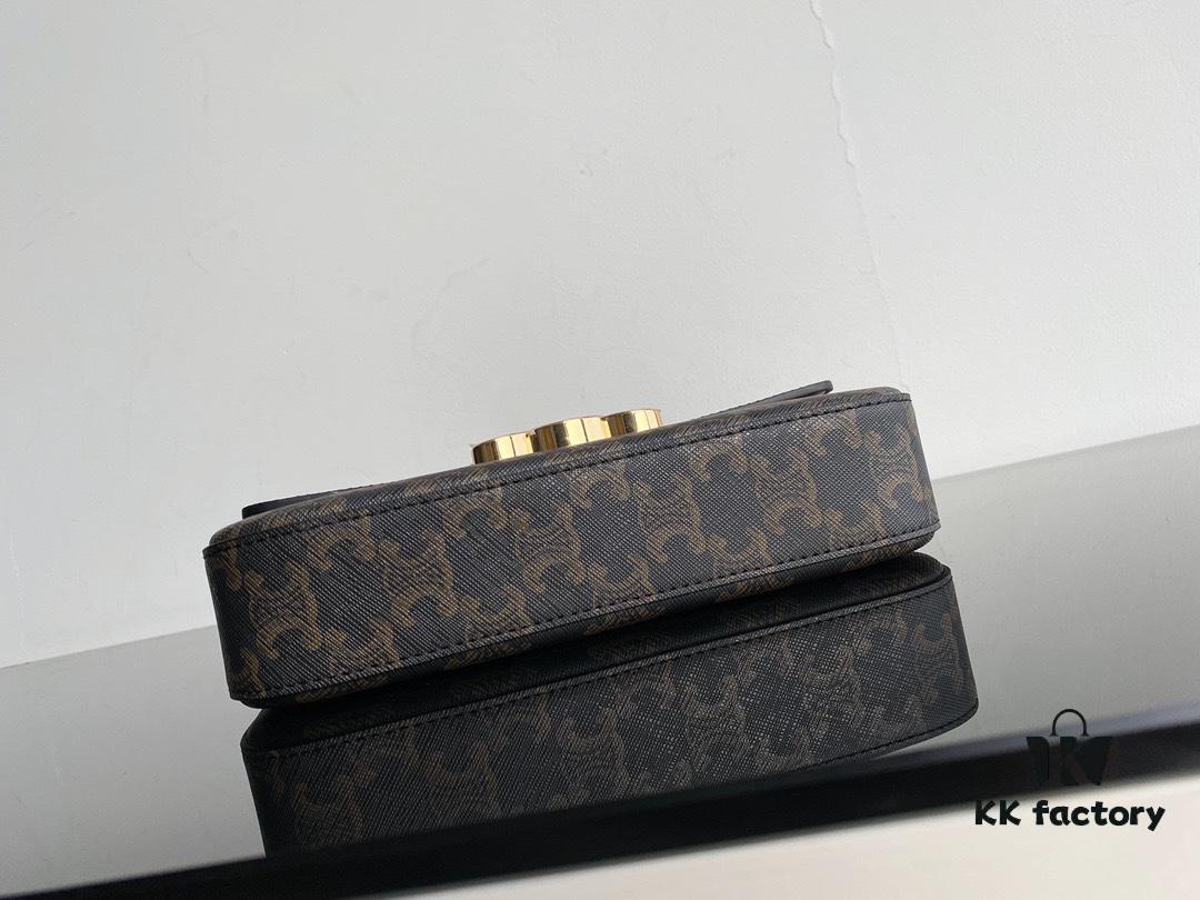 6930af0e6e68136f4d9ad366 CELINE 2024 Spring-Summer New Arrival TRIOMPHE Logo Printed Cowhide Leather Shoulder Bag, Triumph Armpit Bag, Cowhide Trim, Lambskin Lining, Interior Flat Pocket, Adjustable Leather Shoulder Strap (Length: 20cm)