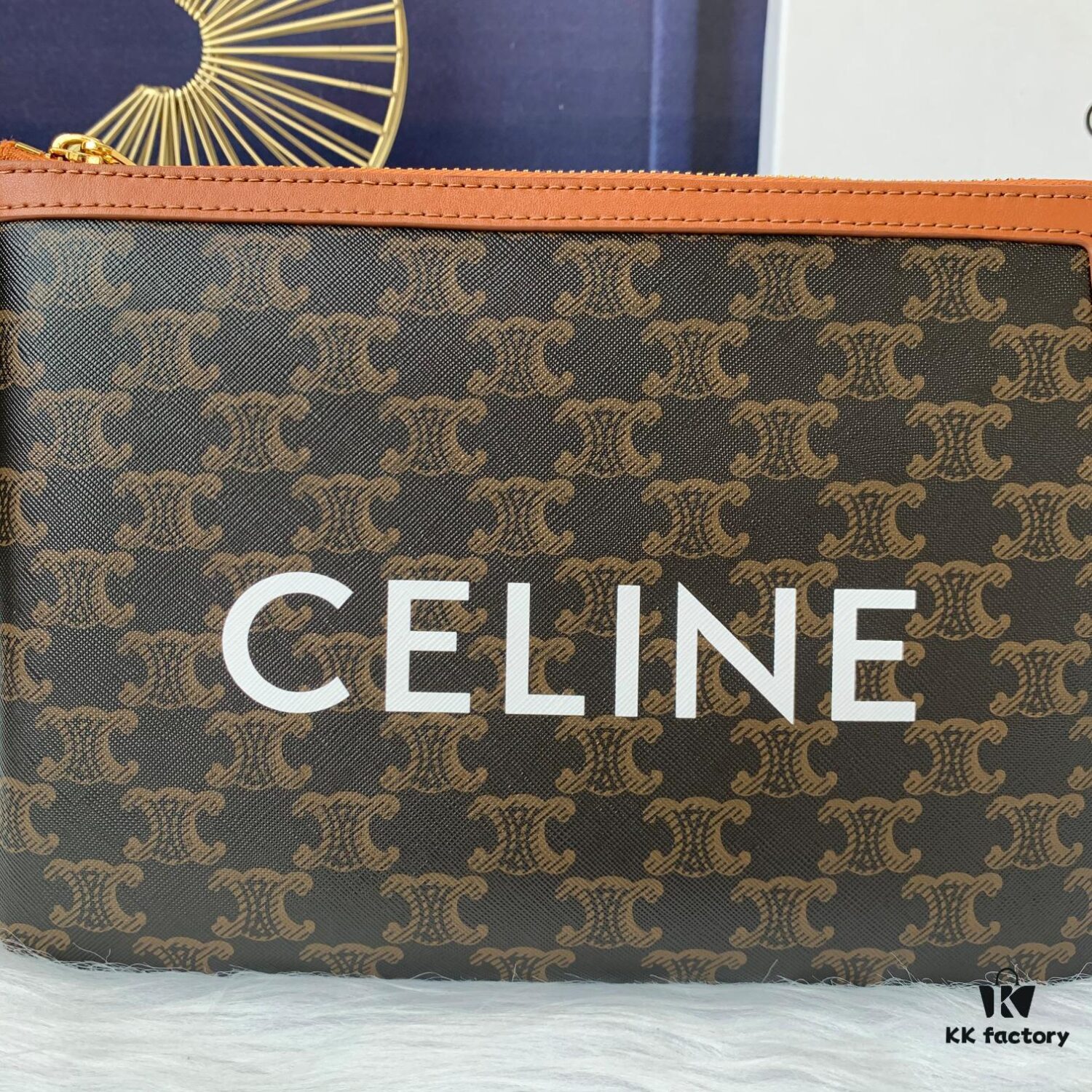 6930af726e68136f4d9ad41d S10D672 Small CELINE TRIOMPHE Printed Vintage Clutch Bag, Minimalist Retro Style, Fashionable Design, Comfortable High-Quality Material, Durable Shape Retention