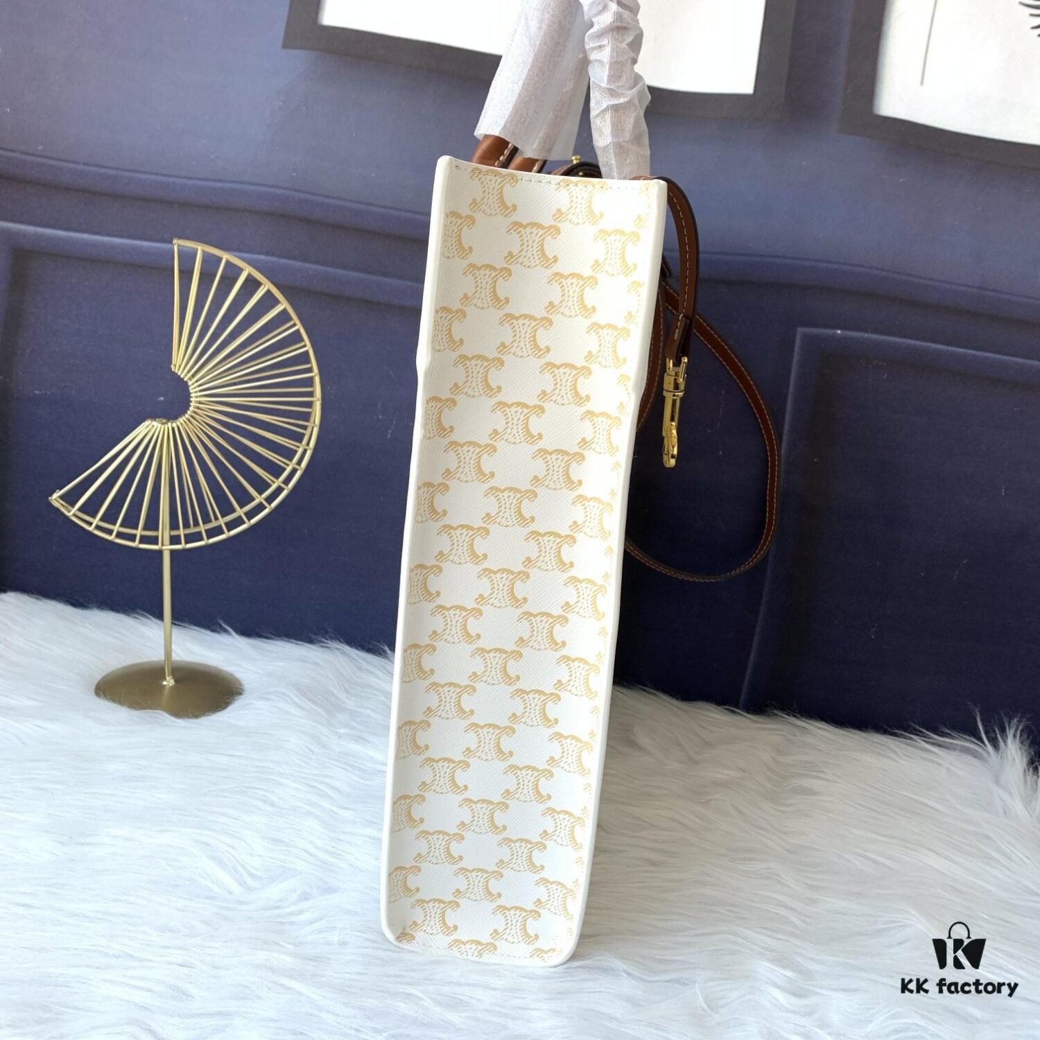 6930af776e68136f4d9ad427 C192088 Apricot Flower Medium, Medium Celine Floral Print Genuine Leather and Cowhide Vertical Handbag with Adjustable Detachable Leather Shoulder Strap (50cm)