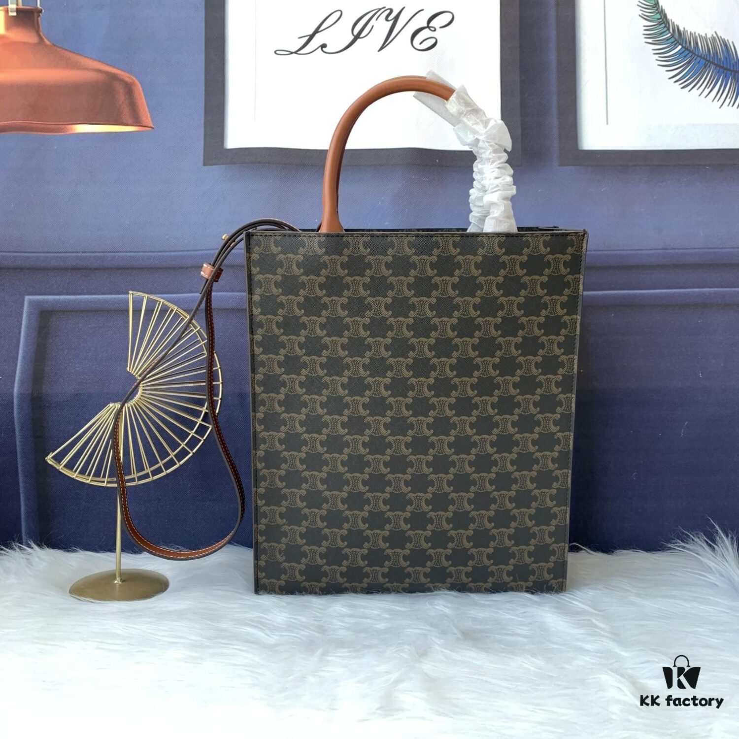 6930af7a6e68136f4d9ad42d Model C192082 Vintage Pattern, Medium-Sized CELINE-Printed Synthetic Leather and Cowhide Vertical Handbag with Adjustable Detachable Leather Shoulder Strap (50cm), Dimensions: 32cm x 29cm x 8cm