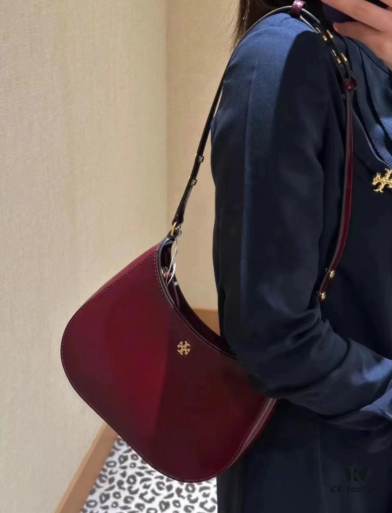6930b0516e68136f4d9ad5c8 Tory Burch Emerson Series New Arrival Crossbody Bag in Full Leather with Quilted Calfskin