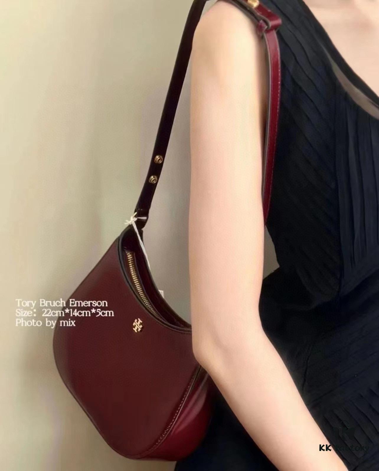 6930b0536e68136f4d9ad5cd Tory Burch Emerson Series New Arrival Crossbody Bag in Full Leather with Quilted Calfskin