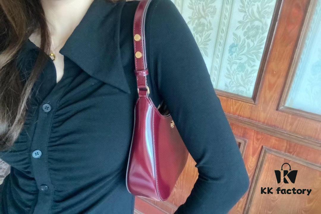 6930b0566e68136f4d9ad5d0 Tory Burch Emerson Series New Arrival Crossbody Bag in Full Leather with Quilted Calfskin