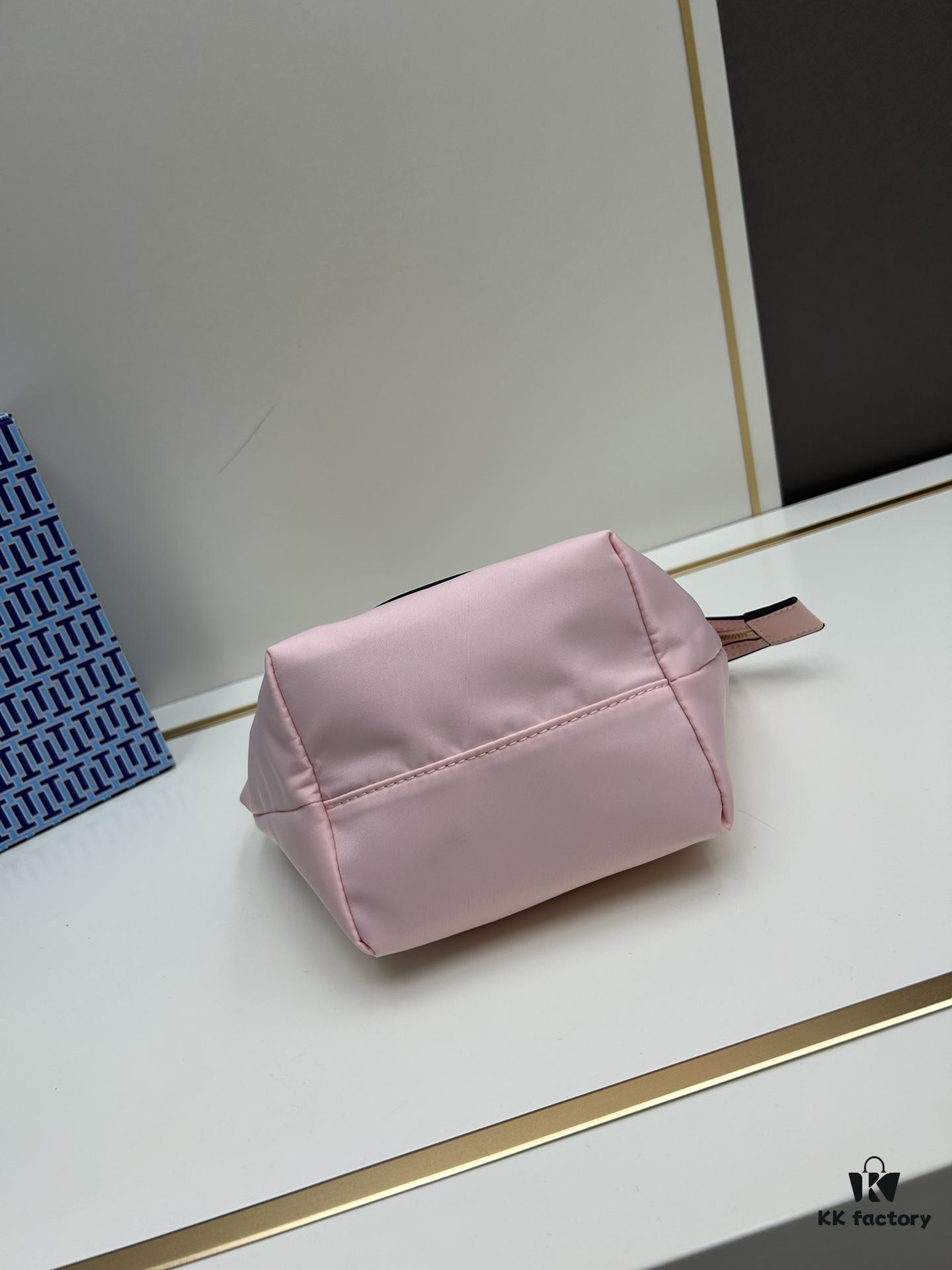 6930b09d6e68136f4d9ad652 Tory Burch Ella Mini Crossbody Bag – Lightweight Nylon Series, New Arrival with Attention to Detail