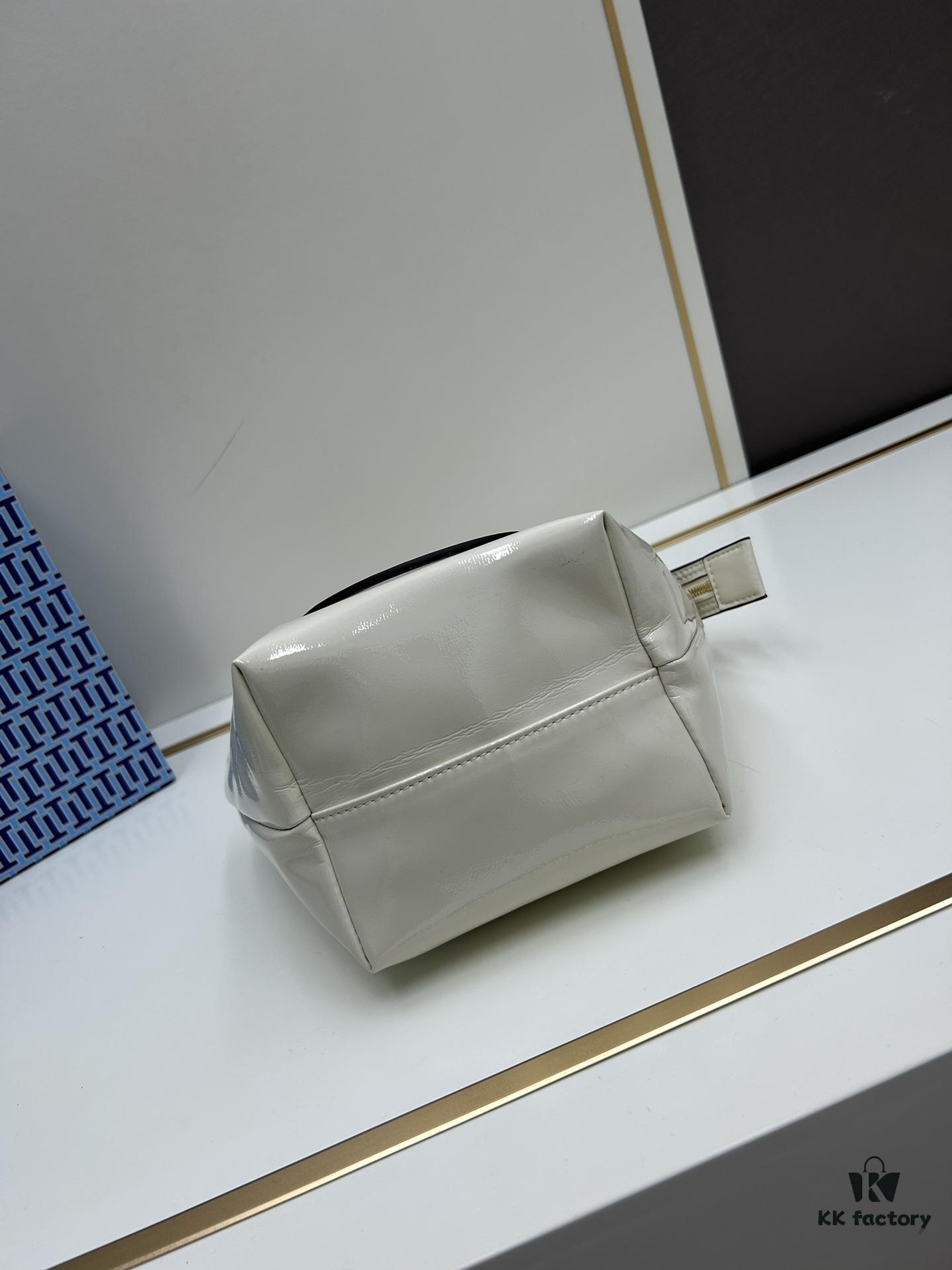 6930b0a06e68136f4d9ad659 Tory Burch Ella Small Crossbody Bag in Recycled Nylon – Lightweight and Stylish with Woven Chain Strap