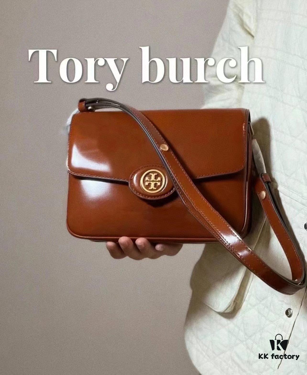 6930b1116e68136f4d9ad718 New Arrival TORY BURCH Robinson Series Dual-Use Shoulder Bag – Spazzolato Shiny Patent Leather Messenger Bag