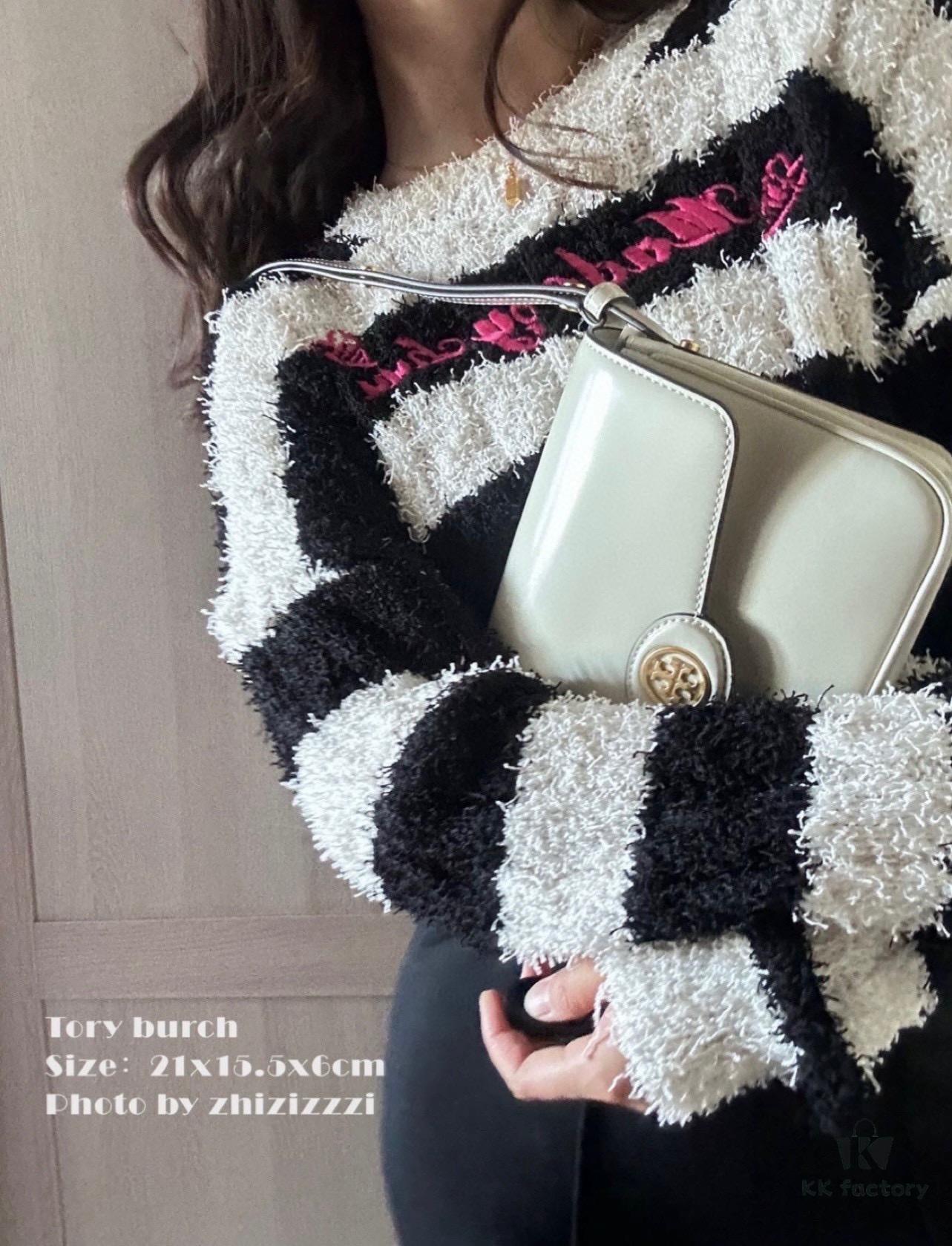 6930b1206e68136f4d9ad731 New Arrival Tory Burch Robinson Series Dual-Use Shoulder Bag – Oil-Diffuser Style, Attention to Detail