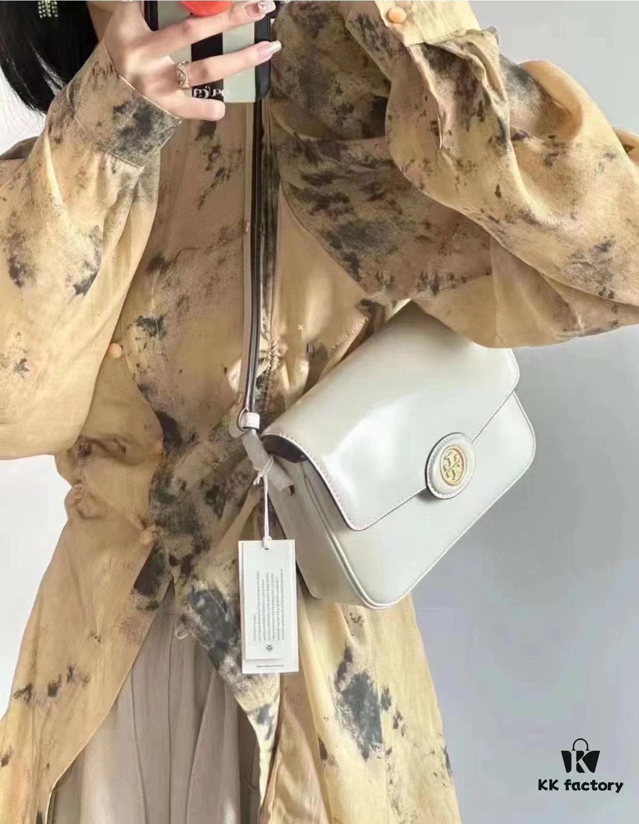 6930b1246e68136f4d9ad737 New Arrival Tory Burch Robinson Series Dual-Use Shoulder Bag – Oil-Diffuser Style, Attention to Detail