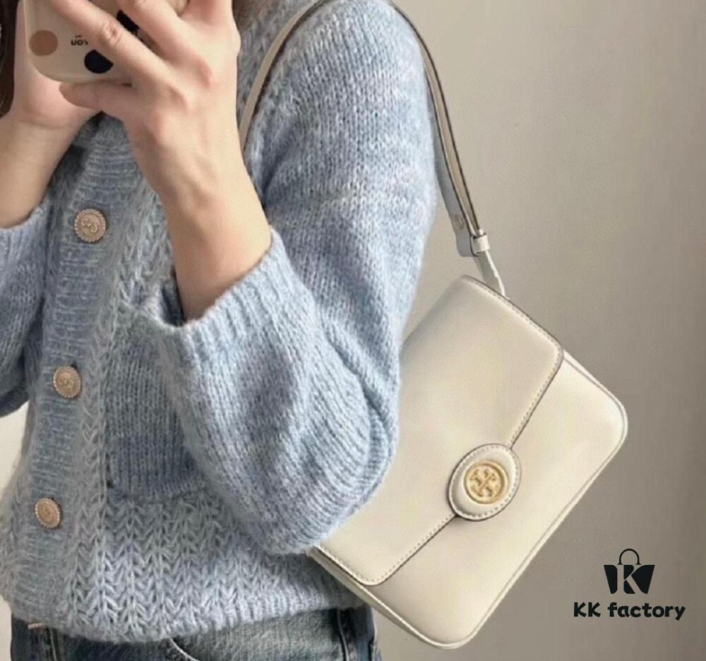 6930b12b6e68136f4d9ad741 New Arrival Tory Burch Robinson Series Dual-Use Shoulder Bag – Oil-Diffuser Style, Attention to Detail