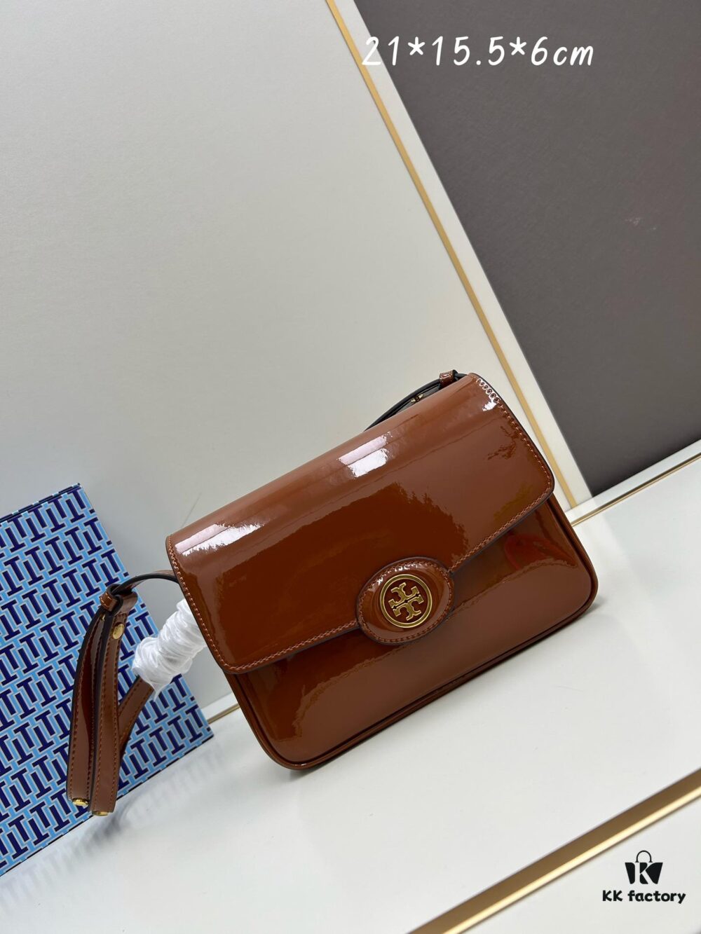 6930b1326e68136f4d9ad74d New Arrival Oil Difference Bag Series – Tory Burch Robinson Messenger Top Handle Bag in Spazzolato Shiny Patent Leather