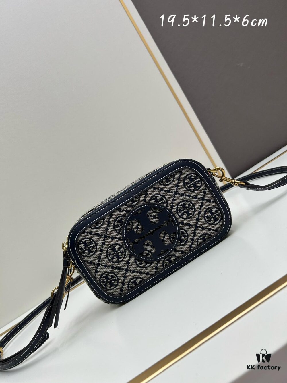 Original Quality [New Item with Attention to Detail] TORY BURCH 2024 Lunar New Year New Camera Bag, (Including Hang Tag, Sticker, Logo Label, Plastic Bag, and Brand Copy Paper) Miller Signature Print Camera Bag with Double Zippers, Size: 19.5 x 11.5 x 6 cm