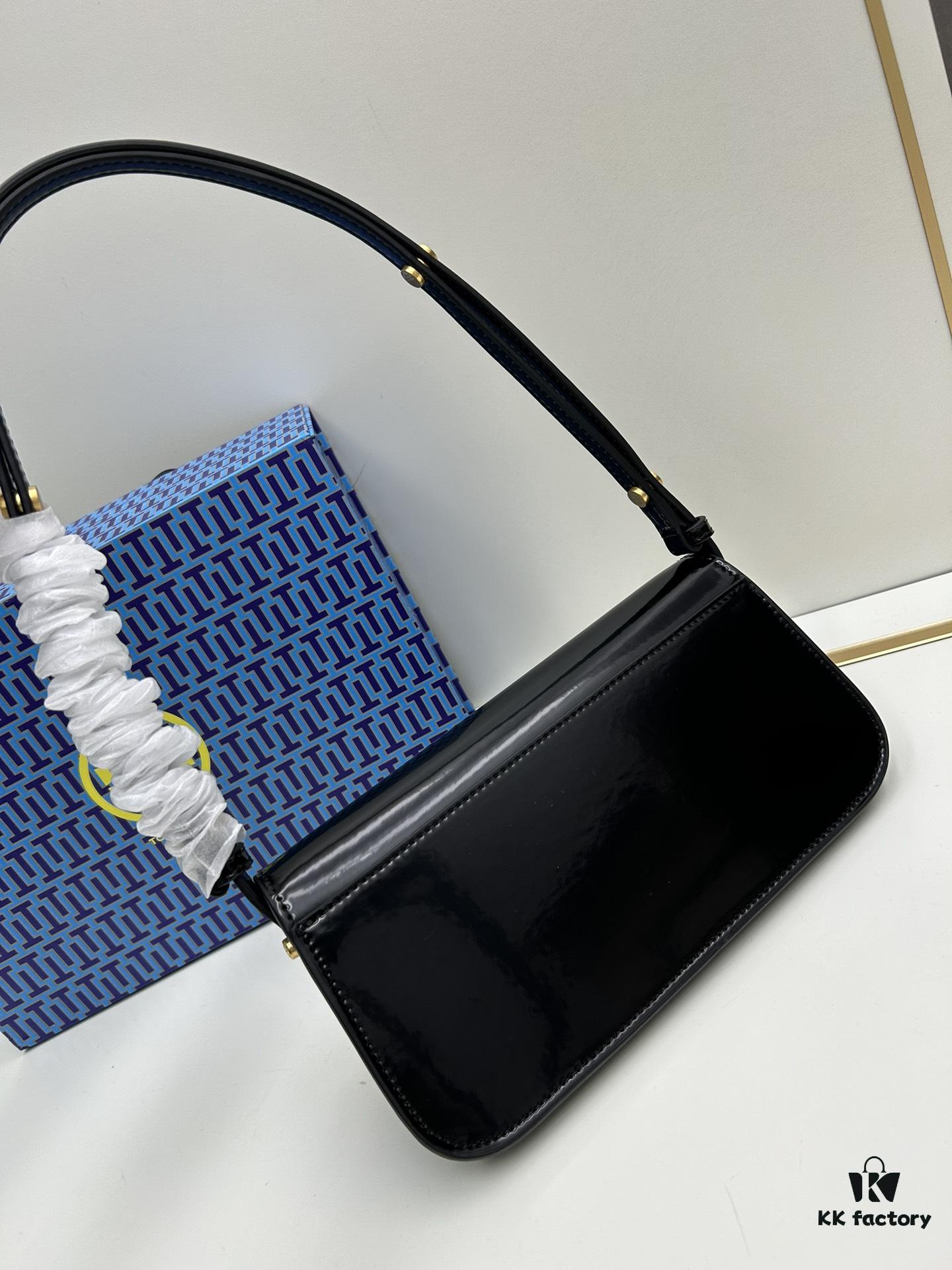 6930b23b6e68136f4d9ad904 Full Leather Series, New Arrival Attention to Detail: Tory Burch Robinson Rectangular Shoulder Bag