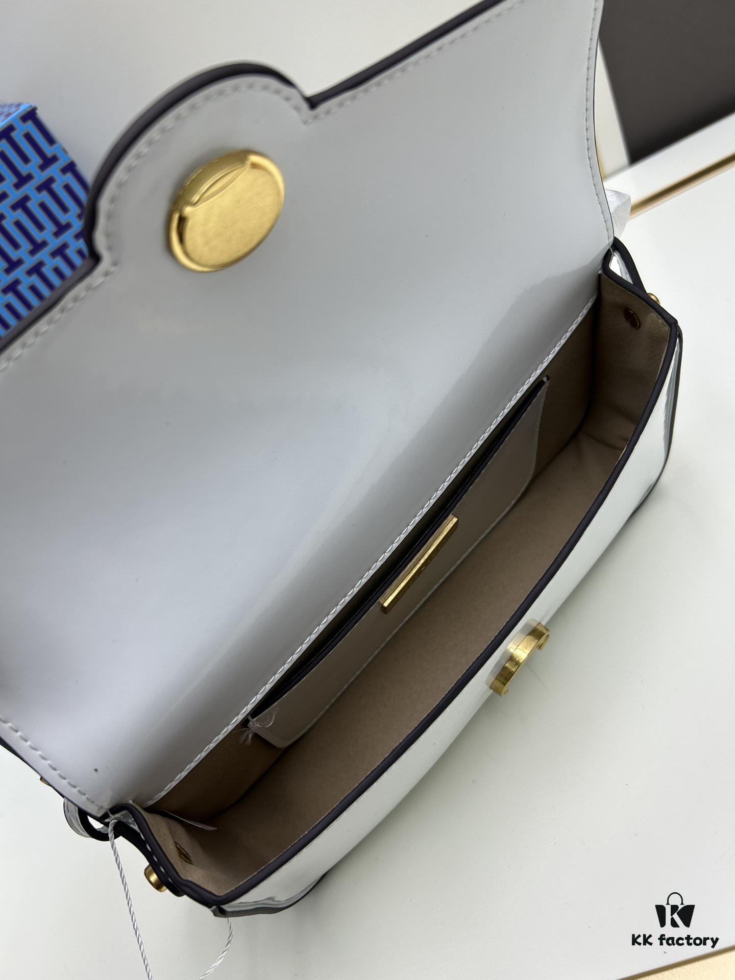 6930b24a6e68136f4d9ad91f Tory Burch Robinson Rectangular Shoulder Bag, Full Leather Series, New Arrival with Attention to Detail