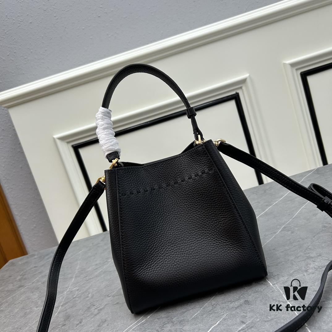 6930b2706e68136f4d9ad963 Tory Burch McGraw Hobo Small New Casual Bag