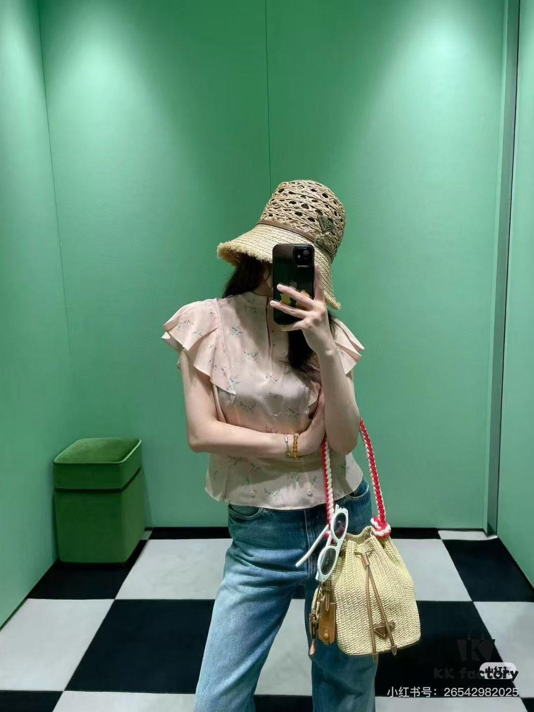 6930b2a96e68136f4d9ad9c9 PRADA 2025 Spring/Summer and Resort New Arrival