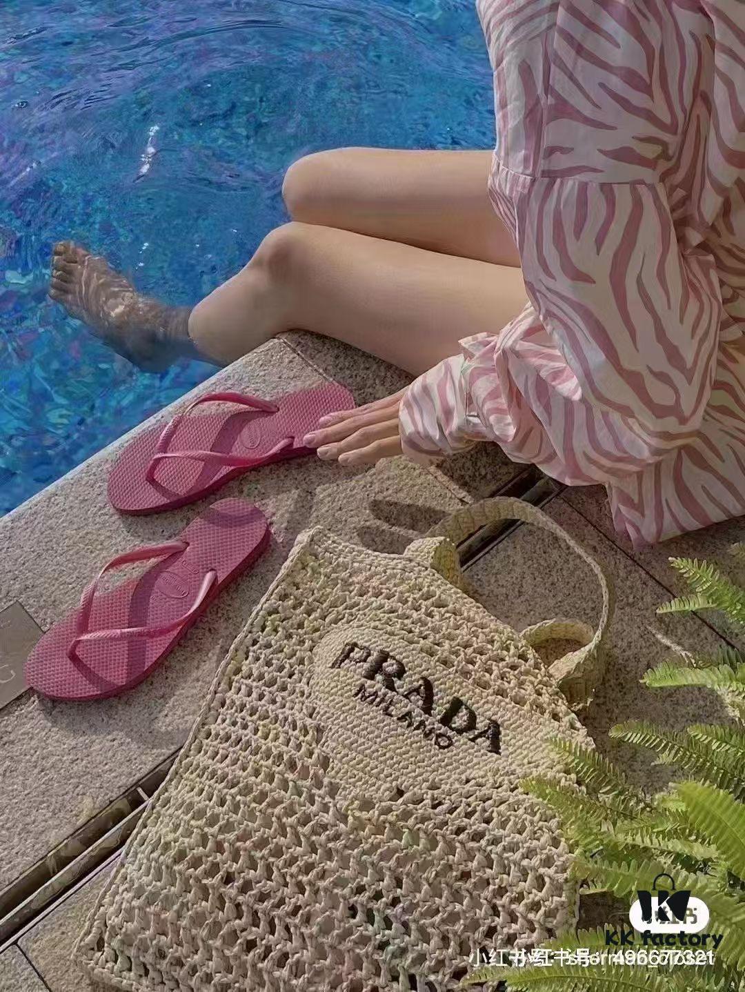 6930b2cb6e68136f4d9ada03 Raffia Tote Bag