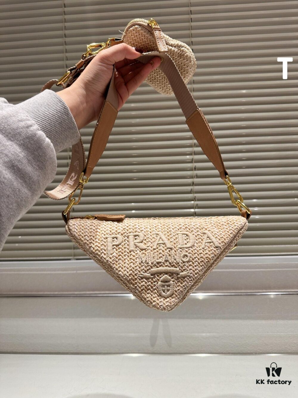 6930b32d6e68136f4d9ada84 Prada Hobo Woven Underarm Bag - 25cm Triangle Bag