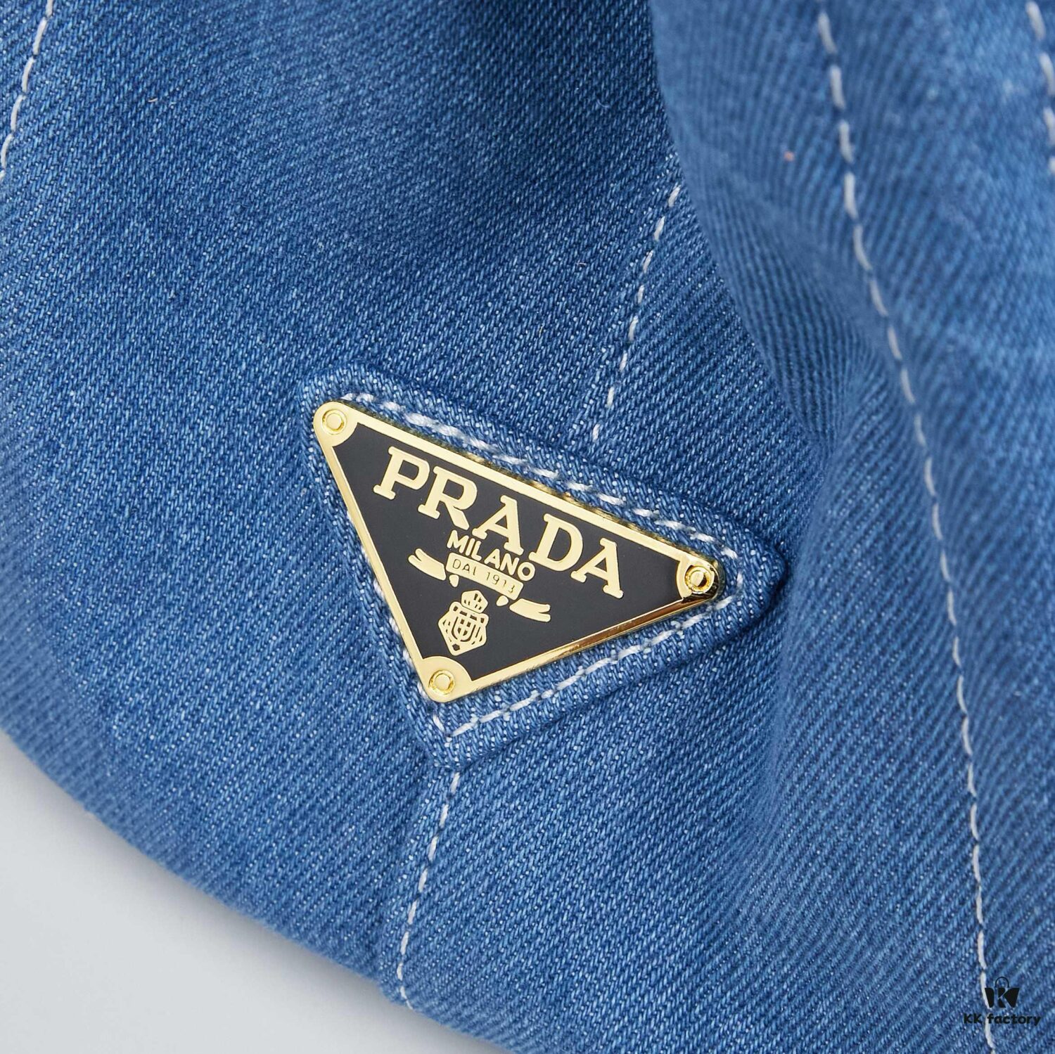 6930b3e06e68136f4d9adb70 Who Could Resist a Prada Beach Bag?