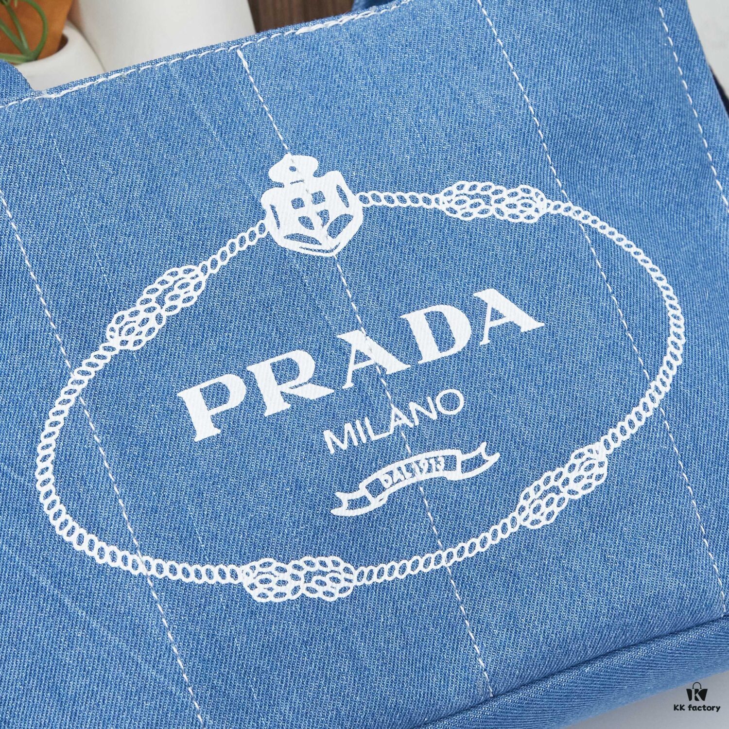 6930b3e26e68136f4d9adb73 Who Could Resist a Prada Beach Bag?