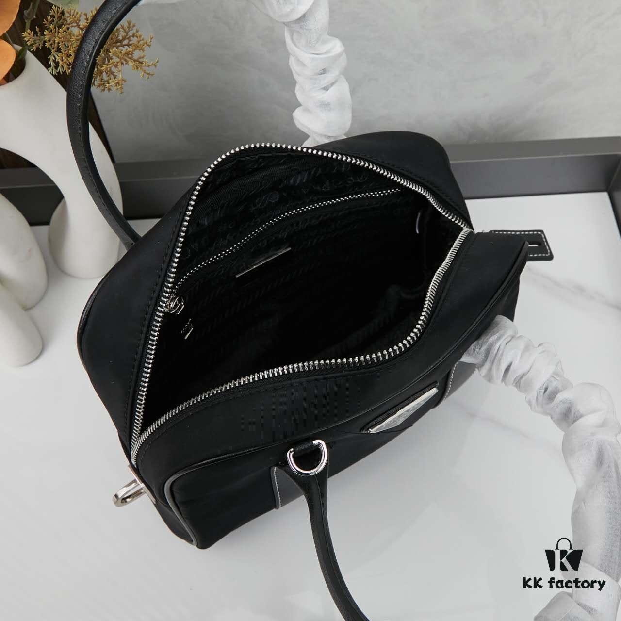 6930b4396e68136f4d9adc05 Box Included PRADA 🖤 Premium Vintage Boston Handbag, 23x16x5 Model 2495