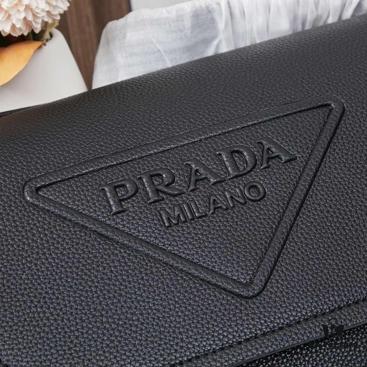 6930b4526e68136f4d9adc36 Prada Men's Crossbody Bag in Black Leather with Quilted Texture