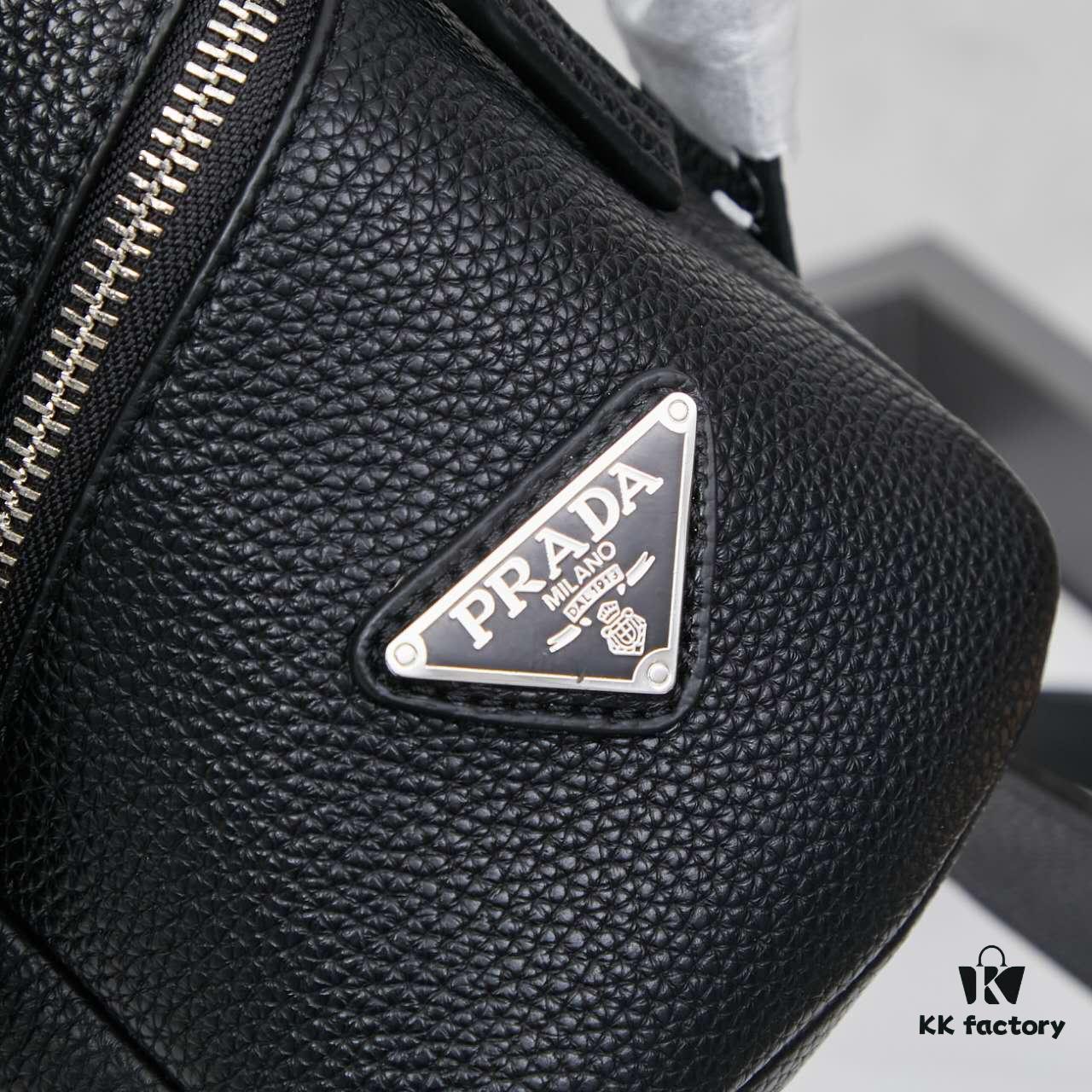 6930b4536e68136f4d9adc38 Prada Men's Crossbody Bag in Black Leather with Quilted Texture