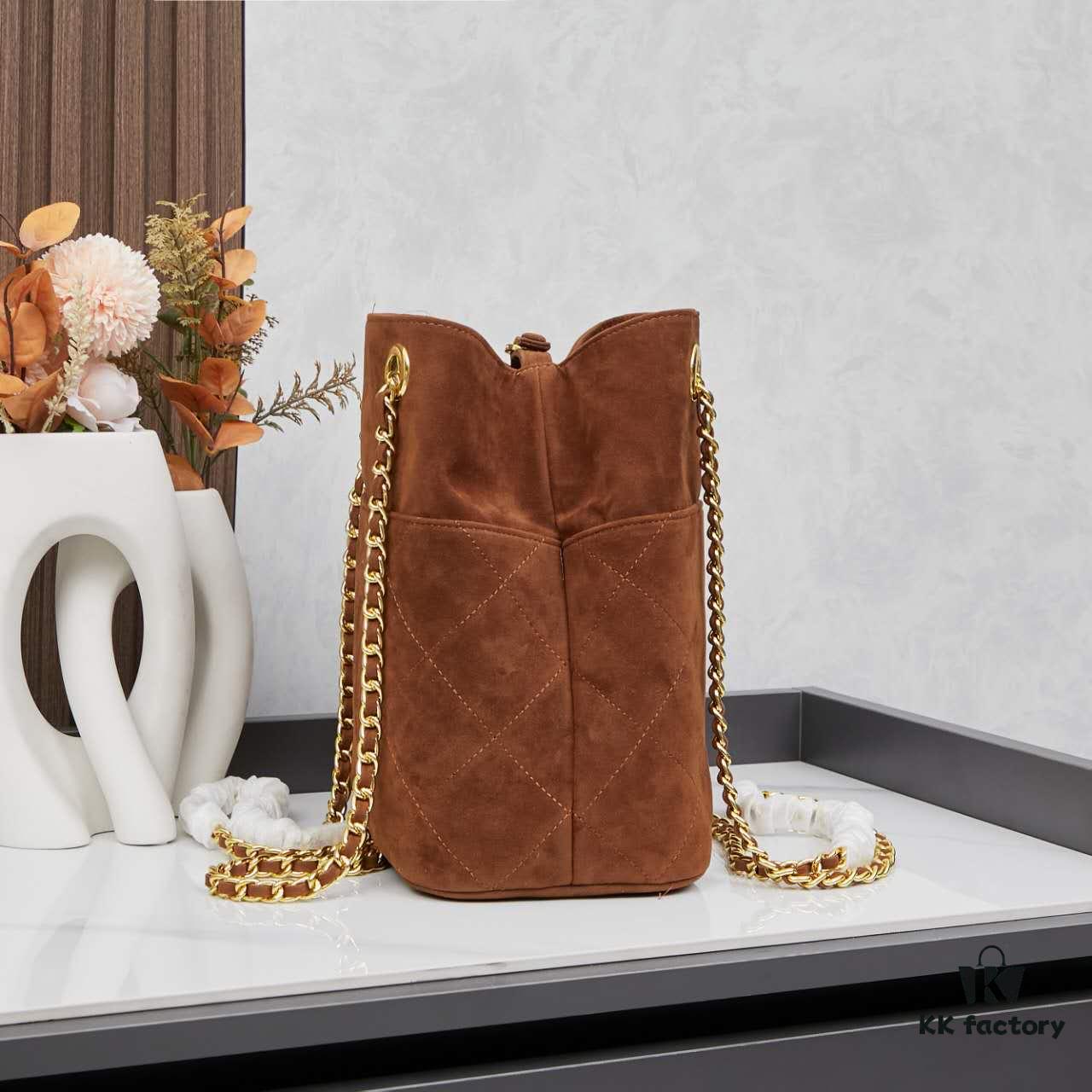 6930b4656e68136f4d9adc5b Vintage Prada Suede Crossbody Bag with Chain – A Timeless 'Baozi' Design