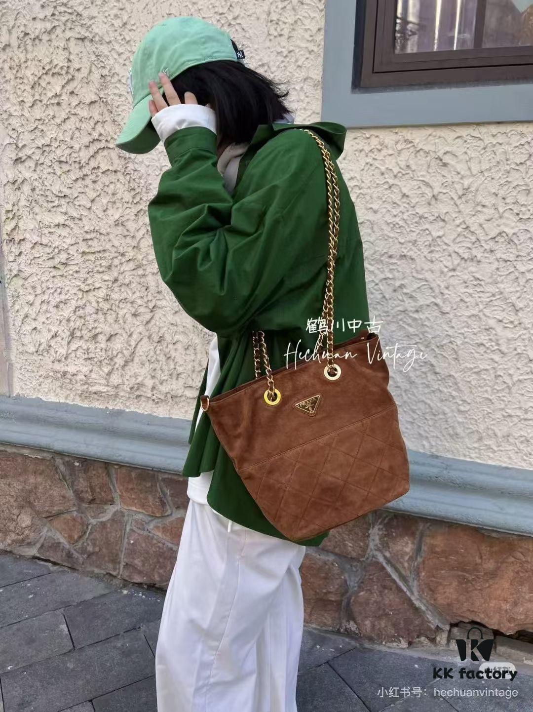6930b47a6e68136f4d9adc81 Vintage Prada Suede Crossbody Bag with Chain – A Timeless 'Baozi' Design, Opens as a Long-Chain Tote
