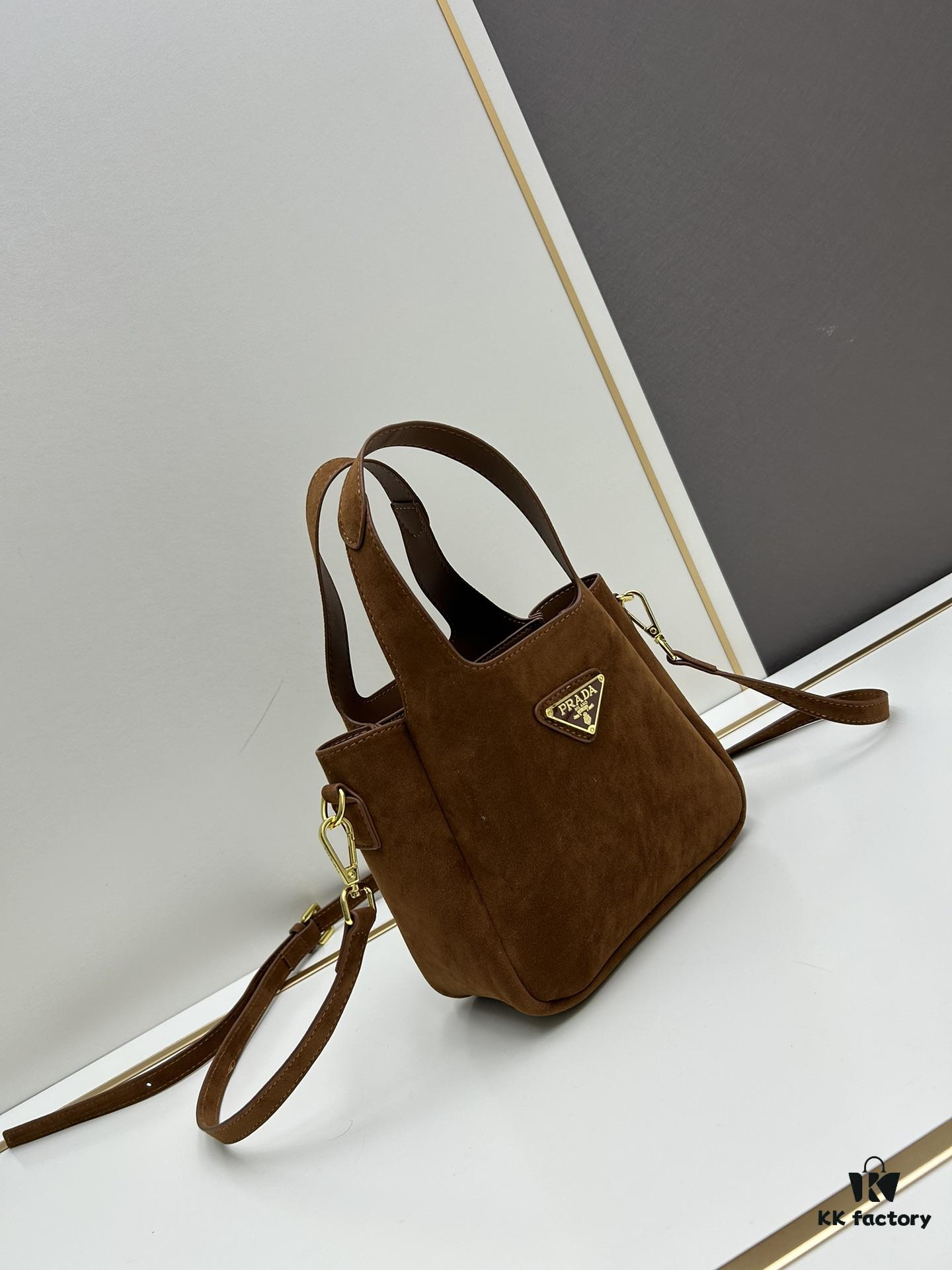 Small Matte Leather Tote Bag with Box @Charlene Choi Sa WITH PRADA