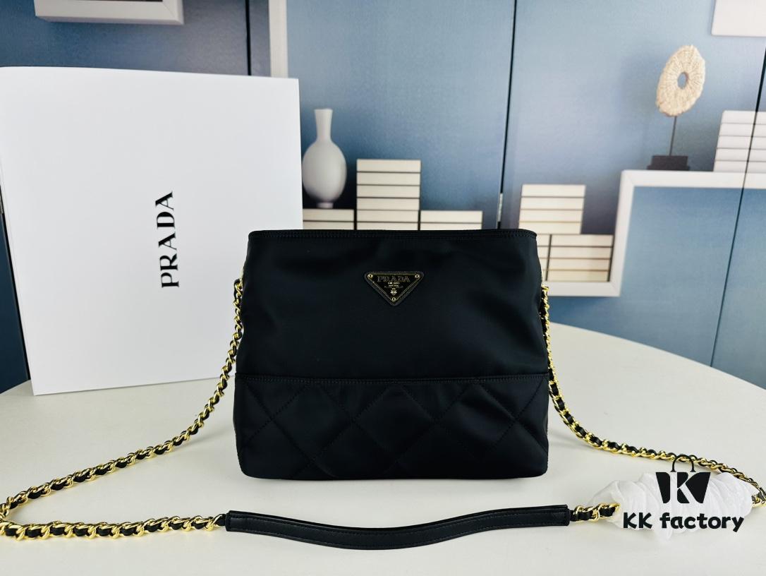6930b4f26e68136f4d9add73 Box Set, Same as Zhu Zhu's Prada Parachute Bag, Perfect for Commuting