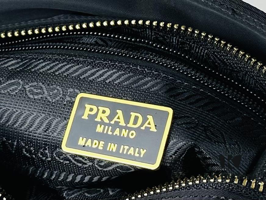 6930b4f46e68136f4d9add79 Box Set, Same as Zhu Zhu's Prada Parachute Bag, Perfect for Commuting